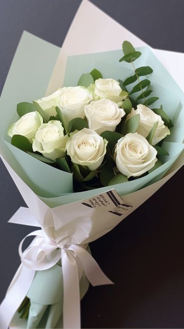 White Rose Bouquet — photo 3